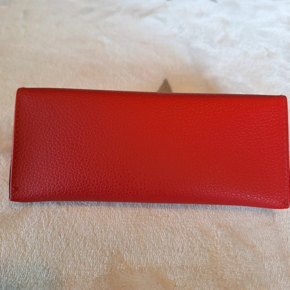 Guess Red Shell Case Holder Magnetic Button Clasp Eyeglass/Reading Glasses Case
